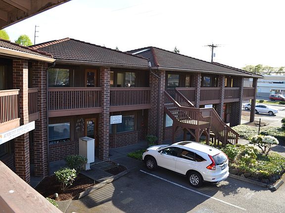 4th image of 7403 Lakewood Dr W Ste 12
