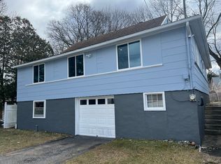 1 Pleasant View Ave, Willimantic, CT 06226