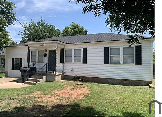 4 bed, 1128 sqft, $1,395 — Photo 1