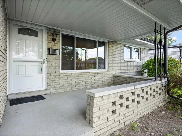 36815 Myra Ct, Sterling Heights, MI 48312