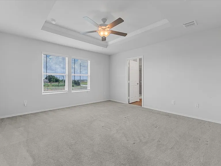 445 Grenada Lake Dr — Photo 13
