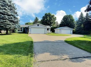 W732 Oak Dr, Berlin, WI 54923