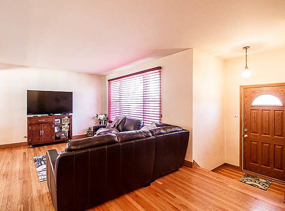 5th image of 1873 Kensington Ave