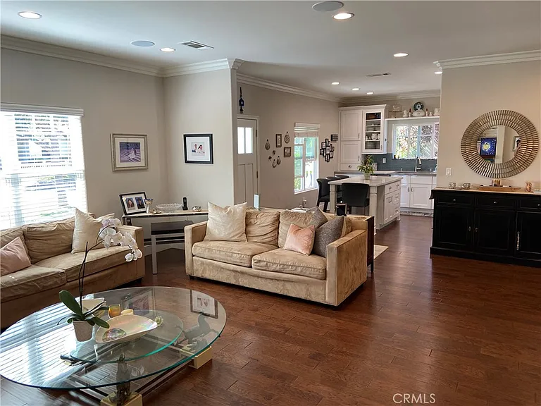 4470 Stansbury Ave — Photo 17