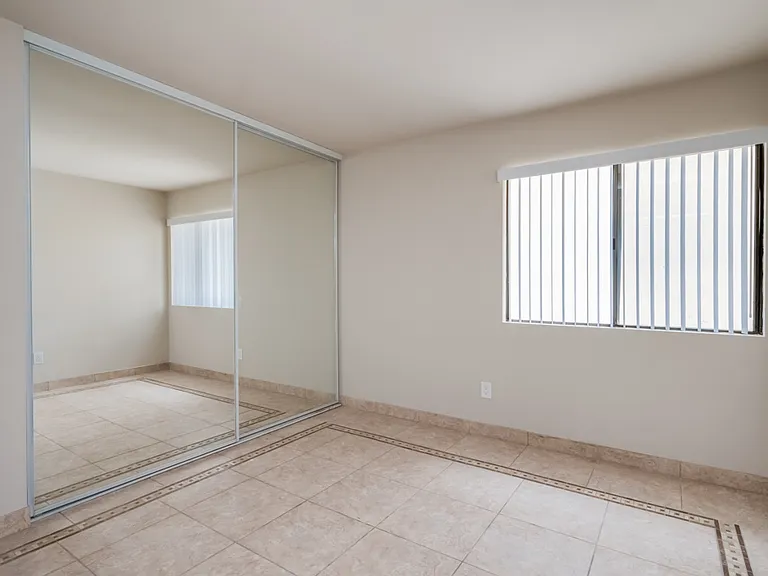 1090 Winding Oak Dr — Photo 14