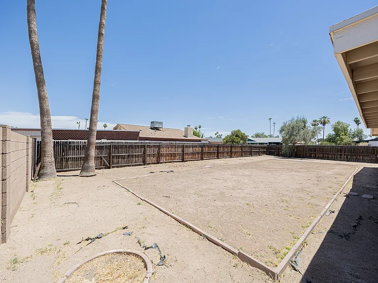 5849 S College Ave — Photo 23