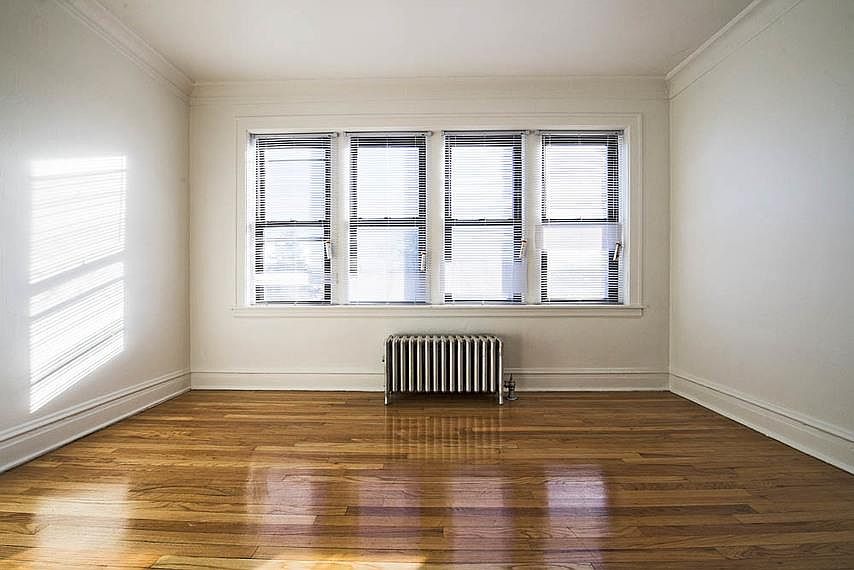 1704 W 77th St Apartments Chicago Living Room