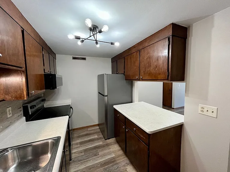 3520 Evergreen Dr — Photo 3