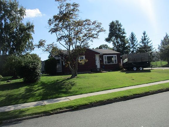 3rd image of 50 Sowams Dr