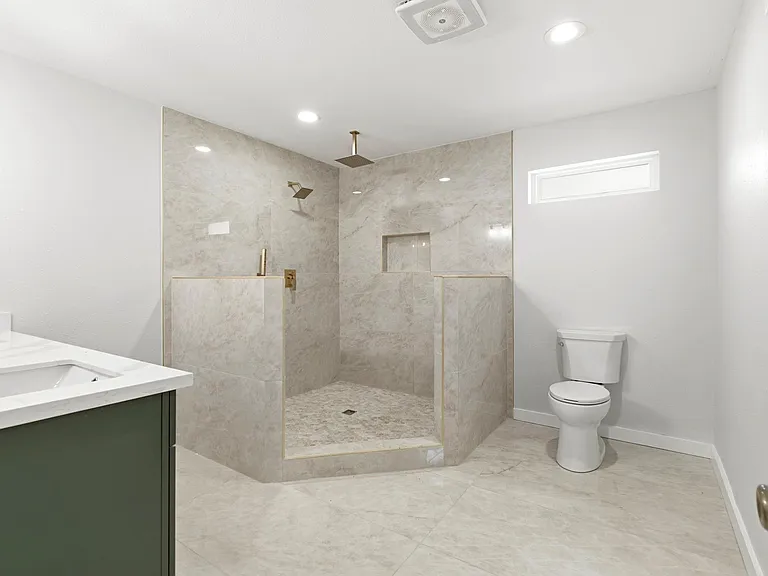 15215 Parkville Dr — Photo 18
