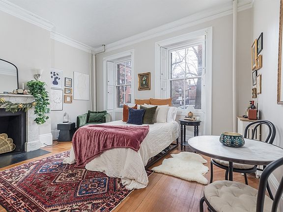 2nd image of 74 Mount Vernon St APT 1F