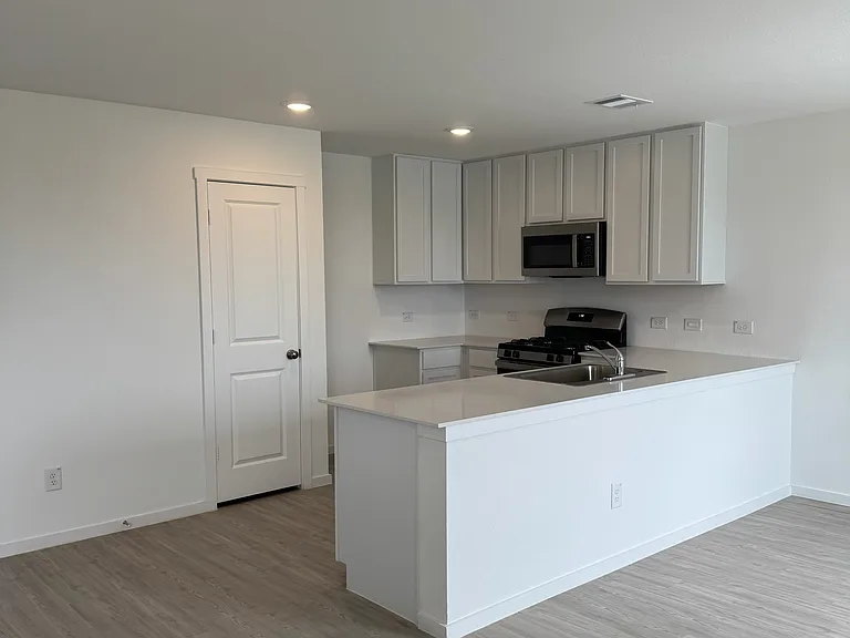 12943 Kathleen St — Photo 25