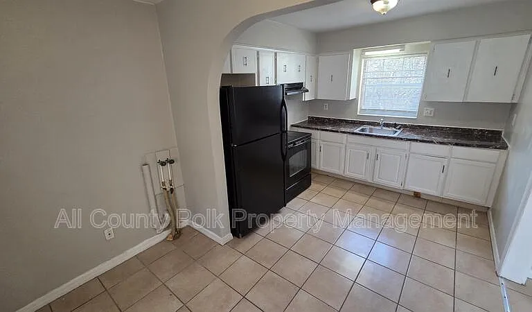601 SE 2nd St — Photo 6