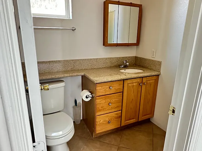 1806 W Oakey Blvd #4 — Photo 1