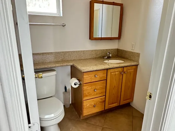 1806 W Oakey Blvd #4, Las Vegas, NV 89102