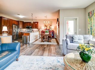 1300 School St APT 205, Sun Prairie, WI