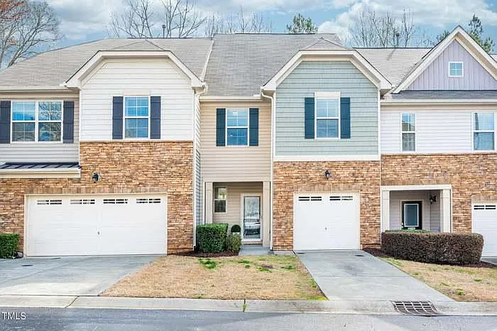 3 bed, 2039 sqft, $800 — Photo 1
