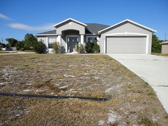 1st image of 2590 SE Floresta Dr