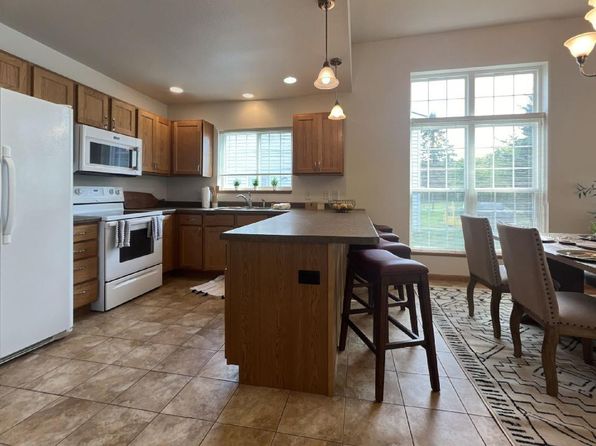 1214-1216 16th Ave N