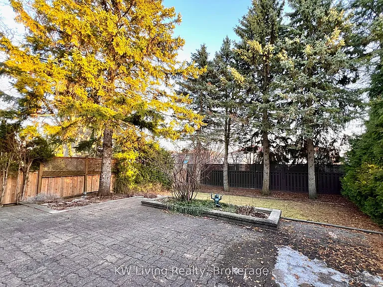 92 Breckonwood Cres — Photo 14