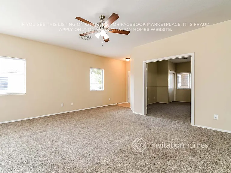 1182 E Desert Moon Trl — Photo 3