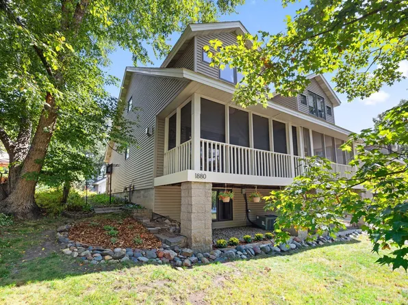 1880 Shady Beach Ave, Roseville, MN 55113