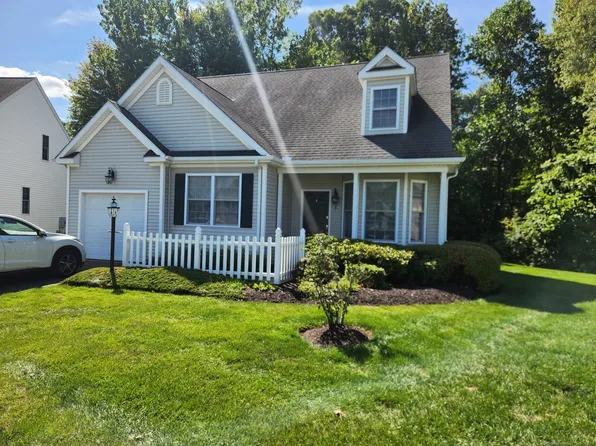 5 Strawberry Lane #5, East Hartford, CT 06118