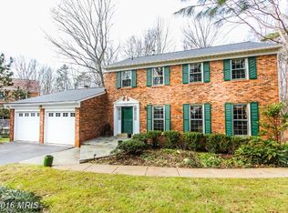 1910 Wintergreen Ct, Reston, VA 20191