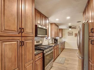292 Belle St, Bedford, TX 76022