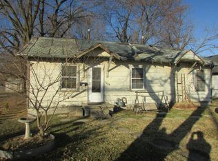 1329 W Chase St, Springfield, MO 65803