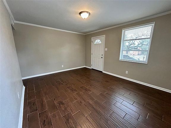 4th image of 460 Seabreeze Rd E