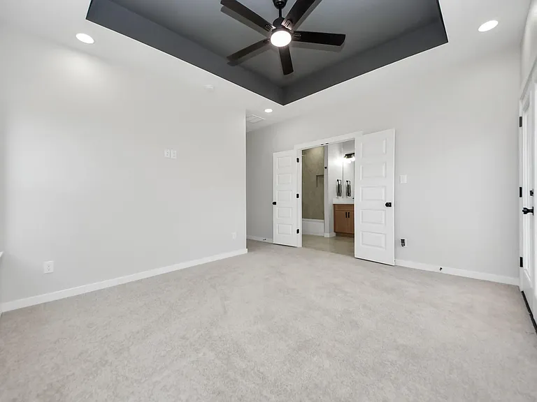 9824 Nedwald St — Photo 35