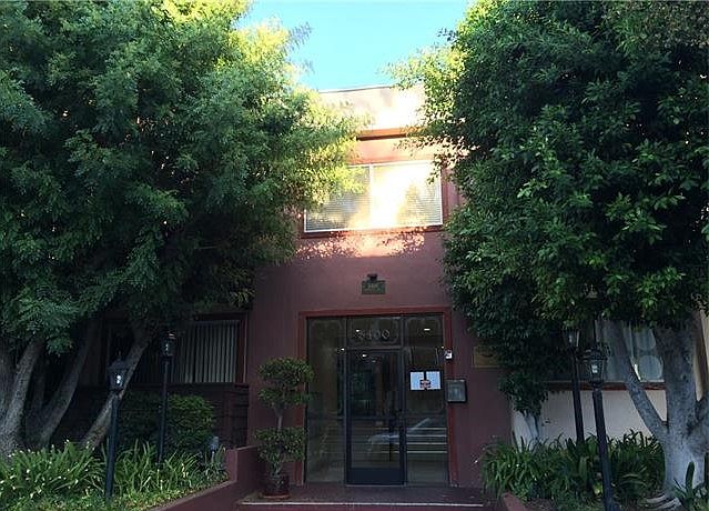 1st image of 5400 Newcastle Ave APT 50