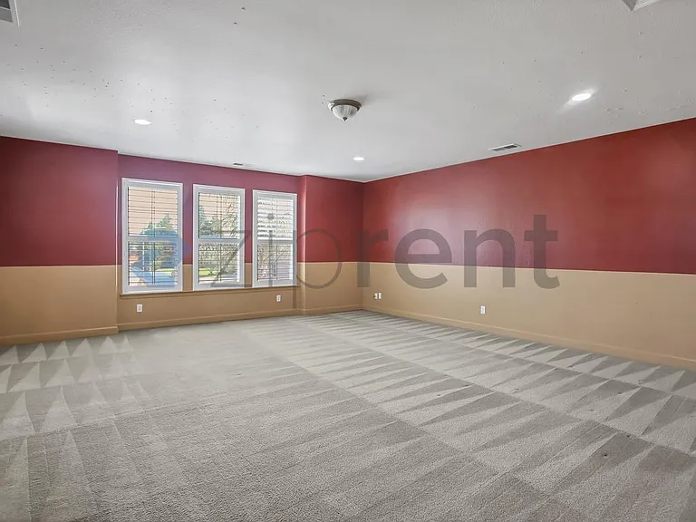 5743 W Chennault Ave — Photo 47