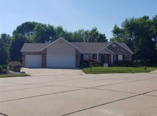 9 Ashworth Ct, Maryville, IL 62062