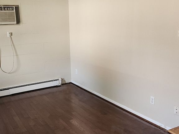 3rd image of 520 N West St