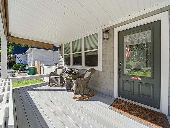 3rd image of 341 Saddlebrooke Cir