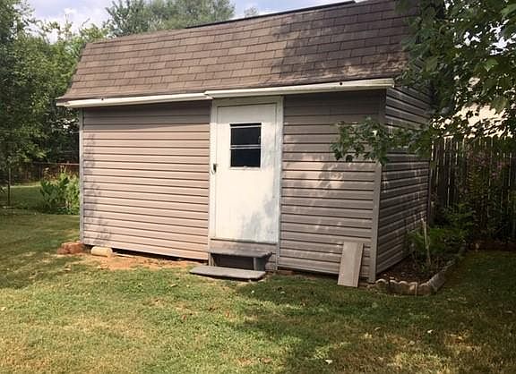 4th image of 194 Linder Ln