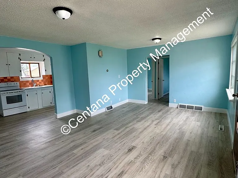 1640 Sampson St — Photo 13