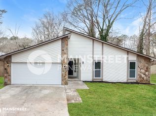 8103 Taylor Rd, Riverdale, GA 30274