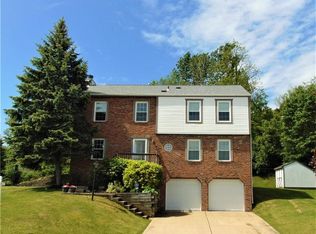 7327 Green Meadow Dr, Imperial, PA 15126