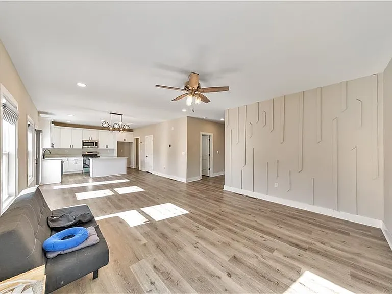 336 Nobleman Way — Photo 5