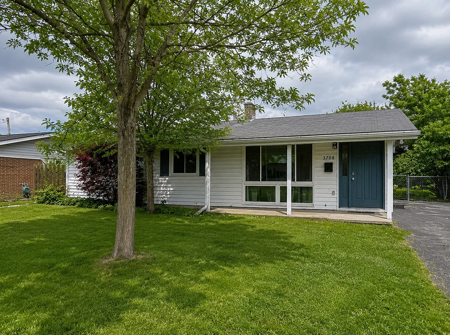 3 bed, 1025 sqft, $2,050 — Photo 1