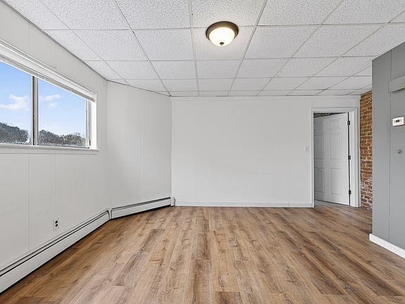 4th image of 42 Almont St