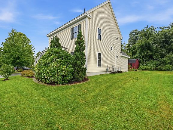 3rd image of 36 Treehouse Cir