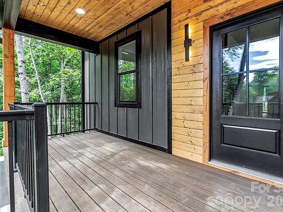 3rd image of 80 Goldenwood Ln
