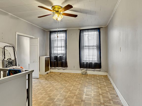4th image of 1126 Ward Ave