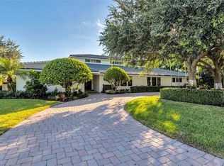 2 Mendota Ln, Sea Ranch Lakes, FL 33308