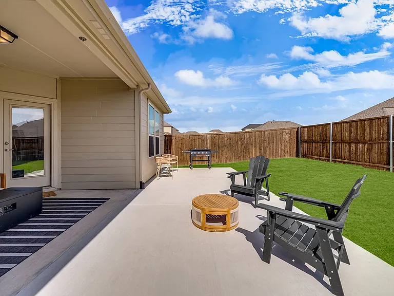 1109 Nathan Ln — Photo 11