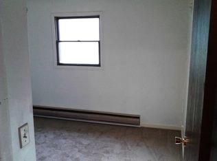 13600 Old State Rd APT B, Huntsburg, OH 44046